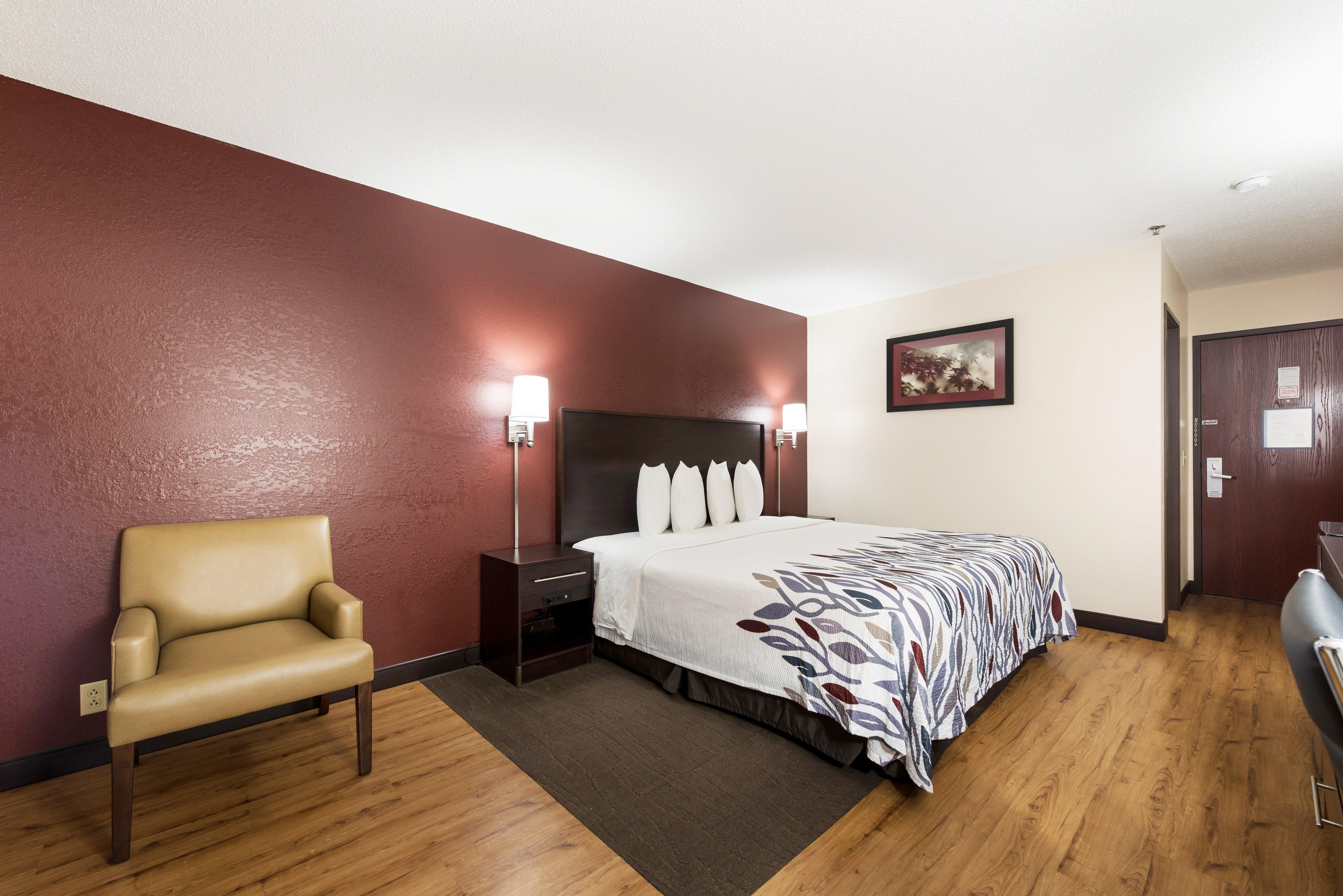 Red Roof Inn Auburn Exterior photo