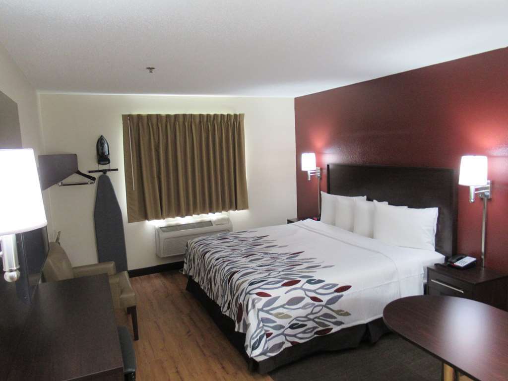 Red Roof Inn Auburn Room photo